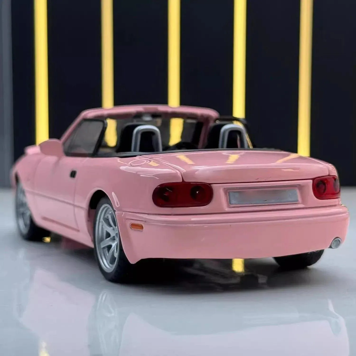 Mazda MX5 (Miata) 1/32 Scale