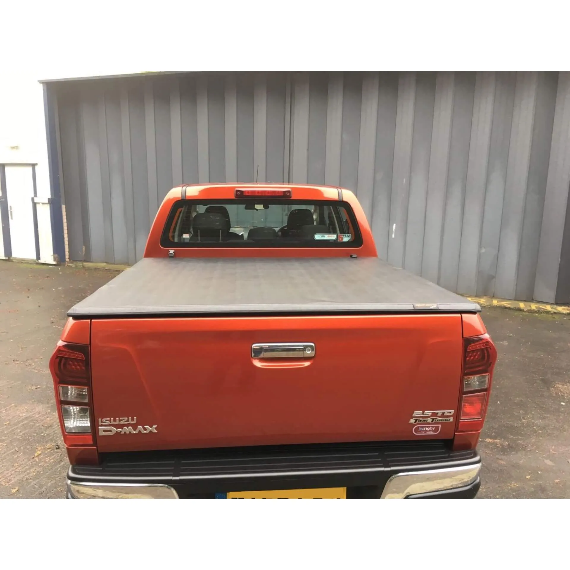 Soft Tri-Fold Tonneau Cover for Isuzu D-Max Double Cab 2012-2020