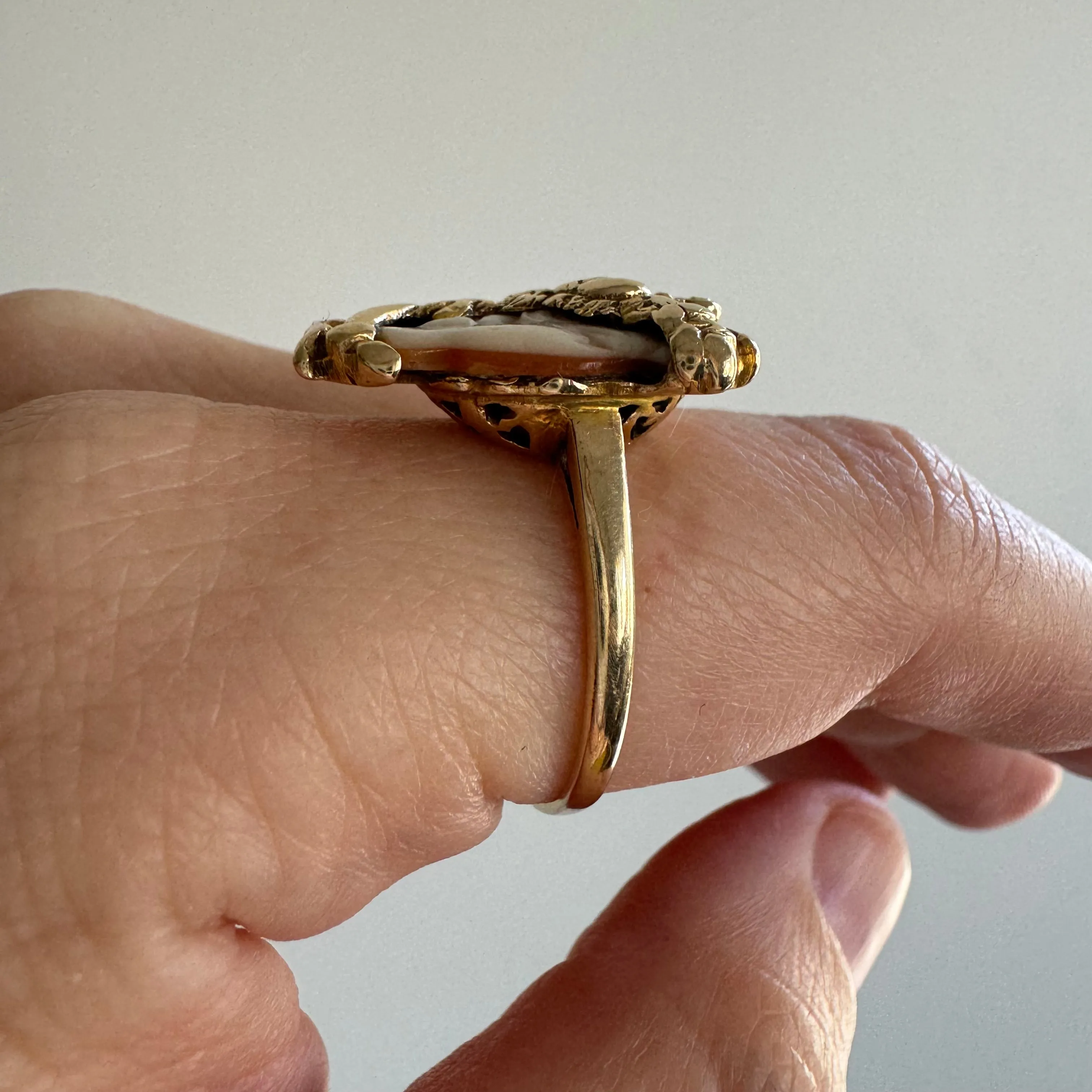 V I N T A G E // Rondanini Medusa / 14k yellow gold with carved shell and diamond ring / size 8