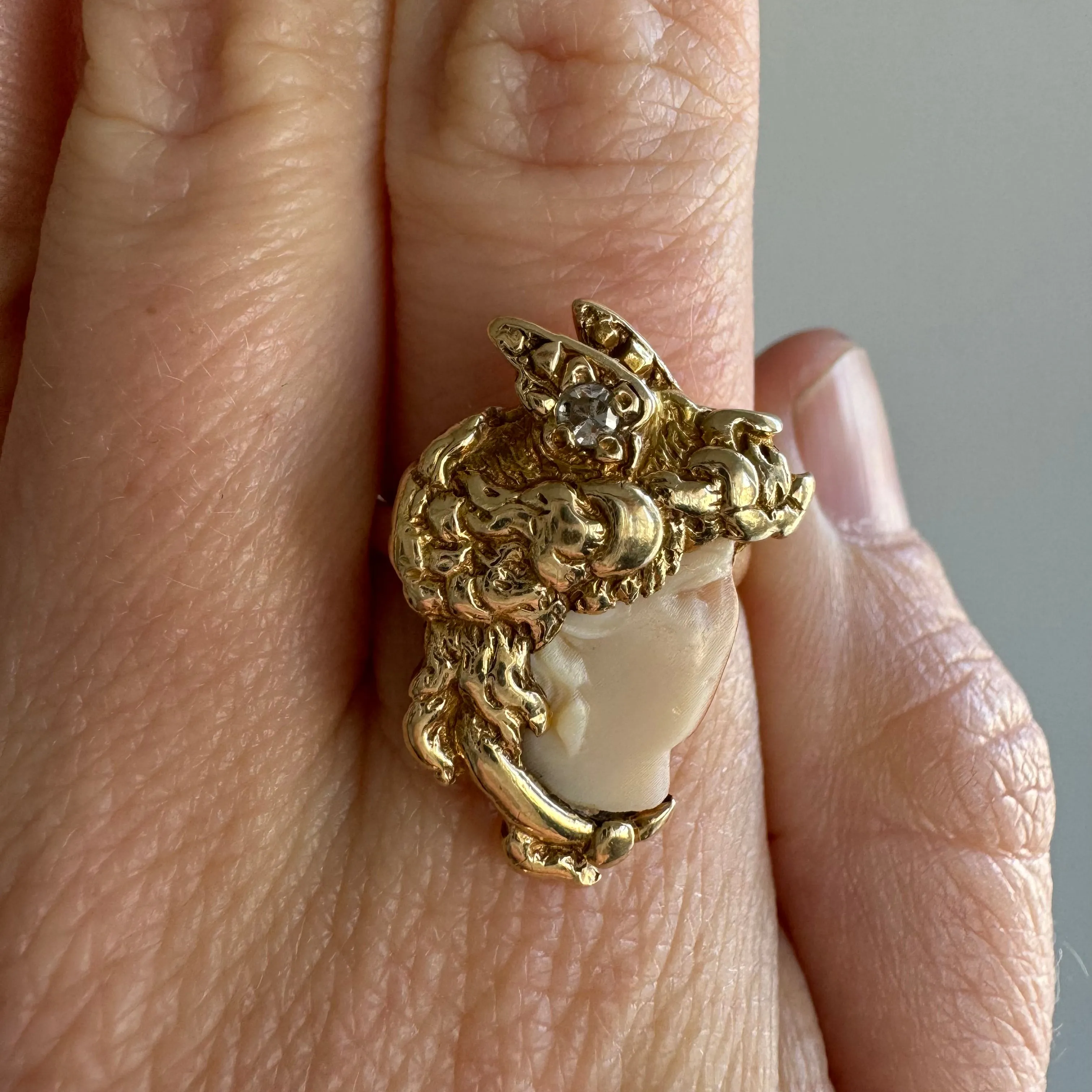 V I N T A G E // Rondanini Medusa / 14k yellow gold with carved shell and diamond ring / size 8